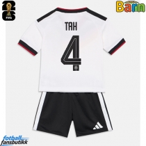 Tyskland Jonathan Tah #4 Hjemmedraktsett Barn VM 2026 Kortermet (+ Korte bukser)